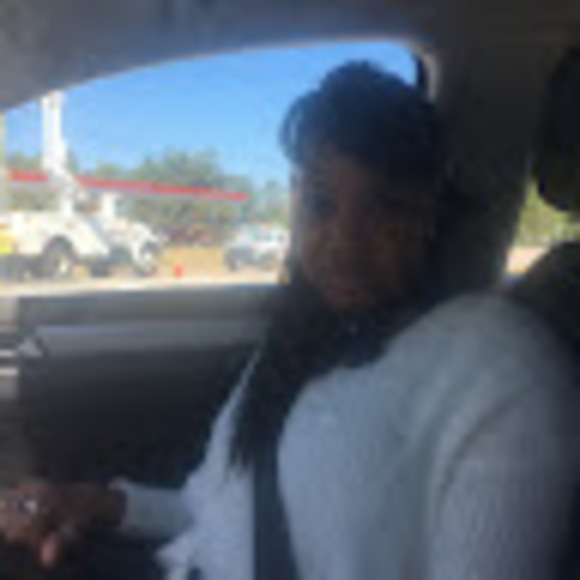 Meet your Posher, Consuela - Picture 1 of 1